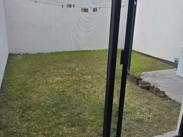 RENTO CASA AMUEBLADA EN LOMBARDIA AL NORTE DE LA CD DE LEÓN GTO.