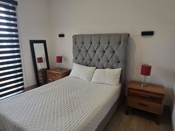 RENTO CASA AMUEBLADA EN LOMBARDIA AL NORTE DE LA CD DE LEÓN GTO.