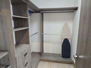 RENTO CASA AMUEBLADA EN LOMBARDIA AL NORTE DE LA CD DE LEÓN GTO.