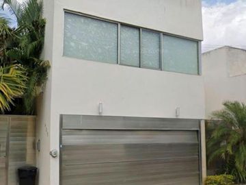 CASA DE RECUPERACIÓN BANCARIA EN C. 33 409, MONTEBELLO, 97113 MÉRIDA, YUCATÁN