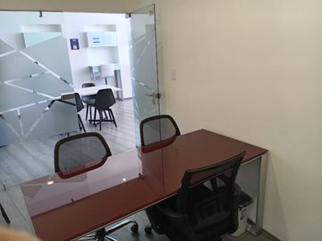 OFICINA EQUIPADA EN RENTA EN SAN LUIS POTOSI EDIFICIO ILEVA - SERVICIOS INCLUIDOS