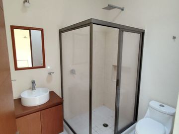 Casa en Venta en Long Island | 3 Recámaras | Alberca y Doble Seguridad | $3,450,000