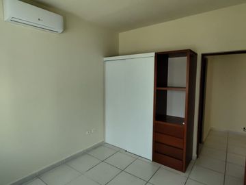 Casa en Venta en Long Island | 3 Recámaras | Alberca y Doble Seguridad | $3,450,000