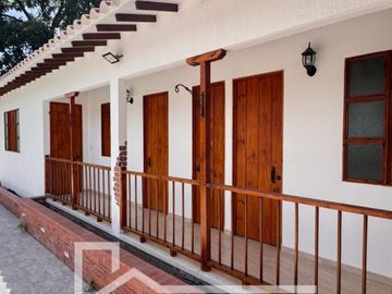 Casa campestre en venta en Santagueda, Palestina (Caldas) - piscina y jacuzzi