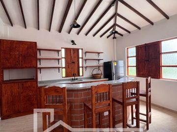 Casa campestre en venta en Santagueda, Palestina (Caldas) - piscina y jacuzzi