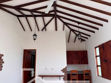 Casa campestre en venta en Santagueda, Palestina (Caldas) - piscina y jacuzzi