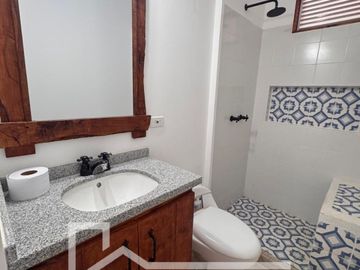 Casa campestre en venta en Santagueda, Palestina (Caldas) - piscina y jacuzzi