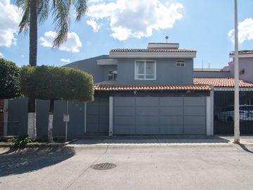 Casa en Venta en Bugambilias Primera Sección, Zapopan