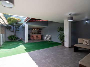 Casa en Venta en Bugambilias Primera Sección, Zapopan