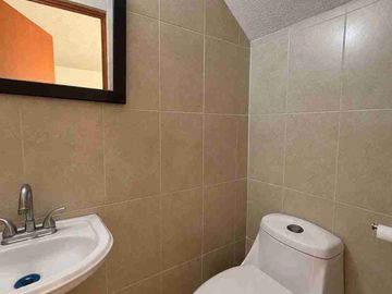 VENTA DE CASA ATRÁS DE PASEO DESTINO