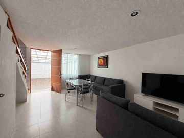 VENTA DE CASA ATRÁS DE PASEO DESTINO