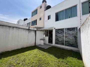 VENTA DE CASA ATRÁS DE PASEO DESTINO
