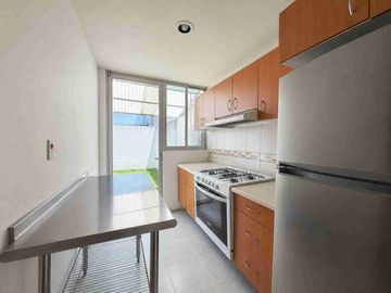 VENTA DE CASA ATRÁS DE PASEO DESTINO