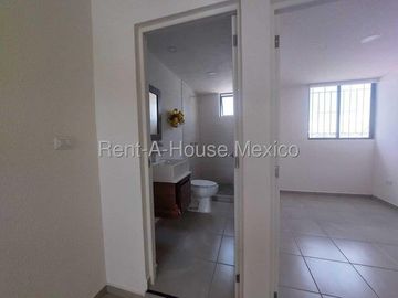 Capital sur rento casa  de 2 recamaras 2 baños 2 autos bonitas amenidades