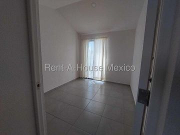 Capital sur rento casa  de 2 recamaras 2 baños 2 autos bonitas amenidades