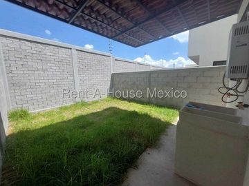 Capital sur rento casa  de 2 recamaras 2 baños 2 autos bonitas amenidades