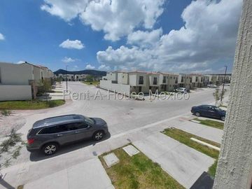 Capital sur rento casa  de 2 recamaras 2 baños 2 autos bonitas amenidades