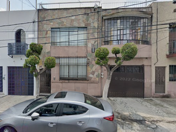 Venta de casa en Bahía Caracas 76, Verónica Anzúres. Vive cerca del Angel