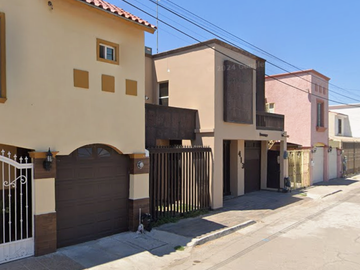 CASA EN VENTA EN FRACCIONAMIENTO LA TOSCANA PIEDRAS NEGRAS COAHUILA CERCA DE PLAZA DE LAS CULTURAS