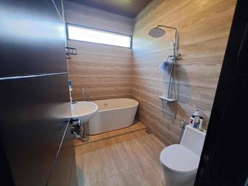 🔥 DIJUAL RUMAH BARU MEWAH FULLY FURNISHED DI CLUSTER NIEUW INDIE – KOTA ARAYA MALANG | LT 462 m² | Siap Huni | SHM + PBG