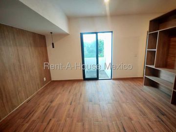 Casa de venta con 4 Hab, 4 Baños en Carretas, Queretaro, Mexico.
