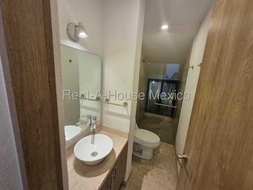 Casa en Venta en Col. Carretas | Acabados de Lujo | Recámara en Planta Baja