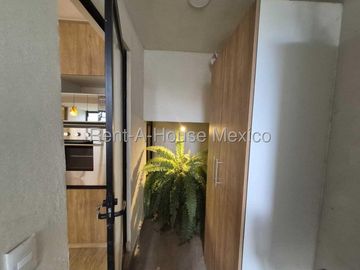 Casa en Venta en Col. Carretas | Acabados de Lujo | Recámara en Planta Baja