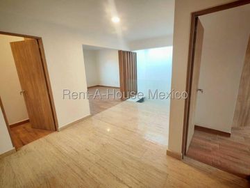 Casa en Venta en Col. Carretas | Acabados de Lujo | Recámara en Planta Baja