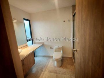 Casa en Venta en Col. Carretas | Acabados de Lujo | Recámara en Planta Baja