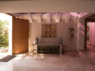 ALQUILER DE HERMOSA CASA EN LA FLORA - EXCELENTE UBICACIÓN.