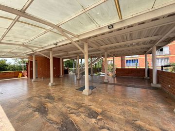 ALQUILER DE HERMOSA CASA EN LA FLORA - EXCELENTE UBICACIÓN.