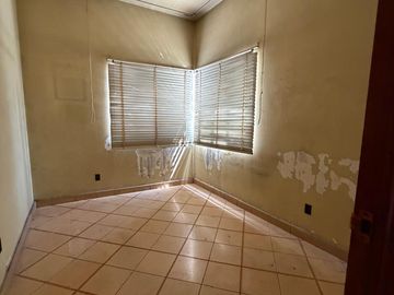 CASA PARA OFICINA NOTARIA NEGOCIO EN ESQUINA BUENS UBICACION
