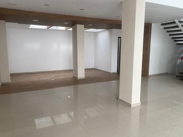 ALQUILER DE LOCAL EN SANTA MÓNICA