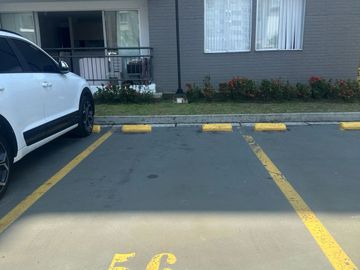 ALQUILER DE APARTAMENTO AMOBLADO EN BOCHALEMA - UNIDAD K 108 CEDRO - 7 PISO - PARQUEADERO PRIVADO EN PLATAFORMA.