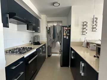ALQUILER DE APARTAMENTO AMOBLADO EN BOCHALEMA - UNIDAD K 108 CEDRO - 7 PISO - PARQUEADERO PRIVADO EN PLATAFORMA.