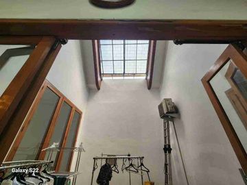 Disewakan Komersial Building luas 600m2 di Tengah kota Jl Kusumabangsa surabaya