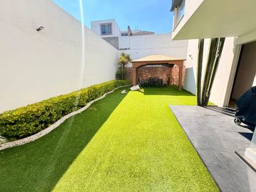 SE VENDE CASA EN CUMBRES DEL LAGO, JURIQUILLA