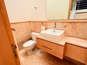 SE VENDE CASA EN CUMBRES DEL LAGO, JURIQUILLA