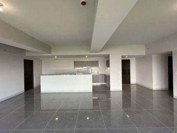 3-Bedroom Penthouse at Park McKinley West, McKinley West, Taguig