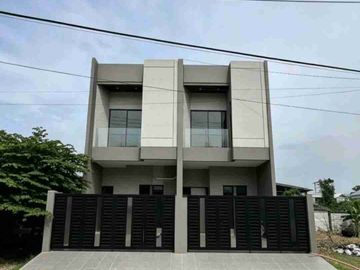 RUMAH BARU TENGGILIS MEJOYO SELANGKAH DARI KAMPUS UBAYA TRANSMART RUNGKUT PANJANG JIWO KENDANGSARI JEMURANDAYANI SURABAYA