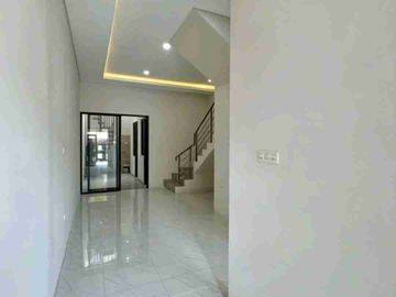 RUMAH BARU TENGGILIS MEJOYO SELANGKAH DARI KAMPUS UBAYA TRANSMART RUNGKUT PANJANG JIWO KENDANGSARI JEMURANDAYANI SURABAYA