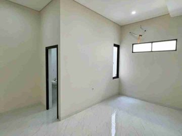 RUMAH BARU TENGGILIS MEJOYO SELANGKAH DARI KAMPUS UBAYA TRANSMART RUNGKUT PANJANG JIWO KENDANGSARI JEMURANDAYANI SURABAYA