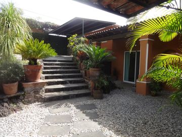 VENDO  CASA UN NIVEL S/CALLE COL. RANCHO CORTES, CUERNAVACA