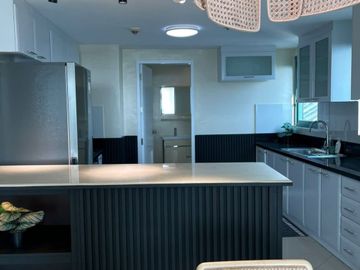 For Rent : 3BR Corner Unit Golf course view in EightForbes Town for 150k per month!