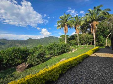 Vendo finca ganadera y ecoturística lista para operar.