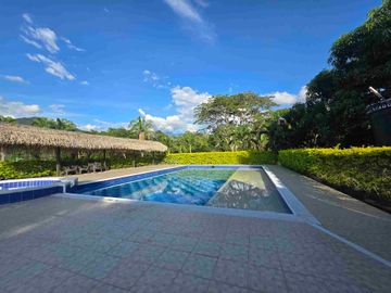 Vendo finca ganadera y ecoturística lista para operar.