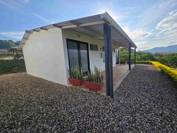 Vendo finca ganadera y ecoturística lista para operar.