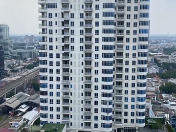 APARTMENT CENTER POINT TOWER CENTRIA