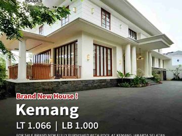FOR SALE
BRAND NEW FULLY FURNISHED AT KEMANG

- Luas Tanah ± 1.066 m2
- Luas Bangunan ± 1.000 m2
- 7 bedroom + 3
- 7 bathroom + 2
- 6 garasi + 10 carport

Lantai UTAMA
- Reception Room LUAS to Terrace
- Swimming Pool + Garden

MEZZANINE
- Lounge / Dining
- Main Pantry
- 2 Ensuits Bedrooms

Lantai 3
- Pivate Family Room
- 5 Ensuits Bedrooms
- Powder Room
- Family Pantry
- 1 Study / Library (R.Kerja)

Lantai Dasar Service :
- 3 Kamar Tidur Pembantu
- 2 Kamar Mandi Pembantu
- 1 room Laundry
- 1 Ruang Jemur
- Dapur + Ruang makan ART / Supir

Specs Materials :
- Cat Dinding: ICI DULUX/ Mowilex atau setaraf
- Cat Kusen, Pintu Jendela: PLITUR warna Natural
- Kusen: Kayu Bangkiray
- Daun Pintu/Jendela: Merbau, Tebal 5cm
- Tinggi Pintu ± 285 - 4,50 cm
- Genteng: Keramik
- Kap Baja Ringan
- Plafon Gypsum Tinggi 3,5 m s/d 4,5 m
- Sanitare Grohe, Toto setaraf

FASILITAS:
- Kolam Renang
- Teras wooden dek
- Taman
- Dapur Pantry + Cabinet & Dapur Pembantu cabimet
- 16 Car Parking space:
6 Mobil Indoor Garage
10 Mobil Driveway
- Wardrobes / Lemari Pakaian semua Kamar Tidur
- Beds (Ranjang)
- AC Cassete ~ Split DAIKIN sesuai kebutuhan Ruangan
- Home LIFT
- Garden 3 sisi depan, samping, Belakang
- Kulkas Besar 2 Pintu side by side
- Televisi
- Oven Gas / Listrik
- Microwave
- Stove Kompor Gas 4 tungku
- Kompor Dapur Pembantu
- Ranjang Susun Pembantu
- Semua Brand ditentukan dan discrecy Kontraktor

Price : Rp 62 M Nego