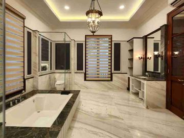 FOR SALE
BRAND NEW FULLY FURNISHED AT KEMANG

- Luas Tanah ± 1.066 m2
- Luas Bangunan ± 1.000 m2
- 7 bedroom + 3
- 7 bathroom + 2
- 6 garasi + 10 carport

Lantai UTAMA
- Reception Room LUAS to Terrace
- Swimming Pool + Garden

MEZZANINE
- Lounge / Dining
- Main Pantry
- 2 Ensuits Bedrooms

Lantai 3
- Pivate Family Room
- 5 Ensuits Bedrooms
- Powder Room
- Family Pantry
- 1 Study / Library (R.Kerja)

Lantai Dasar Service :
- 3 Kamar Tidur Pembantu
- 2 Kamar Mandi Pembantu
- 1 room Laundry
- 1 Ruang Jemur
- Dapur + Ruang makan ART / Supir

Specs Materials :
- Cat Dinding: ICI DULUX/ Mowilex atau setaraf
- Cat Kusen, Pintu Jendela: PLITUR warna Natural
- Kusen: Kayu Bangkiray
- Daun Pintu/Jendela: Merbau, Tebal 5cm
- Tinggi Pintu ± 285 - 4,50 cm
- Genteng: Keramik
- Kap Baja Ringan
- Plafon Gypsum Tinggi 3,5 m s/d 4,5 m
- Sanitare Grohe, Toto setaraf

FASILITAS:
- Kolam Renang
- Teras wooden dek
- Taman
- Dapur Pantry + Cabinet & Dapur Pembantu cabimet
- 16 Car Parking space:
6 Mobil Indoor Garage
10 Mobil Driveway
- Wardrobes / Lemari Pakaian semua Kamar Tidur
- Beds (Ranjang)
- AC Cassete ~ Split DAIKIN sesuai kebutuhan Ruangan
- Home LIFT
- Garden 3 sisi depan, samping, Belakang
- Kulkas Besar 2 Pintu side by side
- Televisi
- Oven Gas / Listrik
- Microwave
- Stove Kompor Gas 4 tungku
- Kompor Dapur Pembantu
- Ranjang Susun Pembantu
- Semua Brand ditentukan dan discrecy Kontraktor

Price : Rp 62 M Nego
